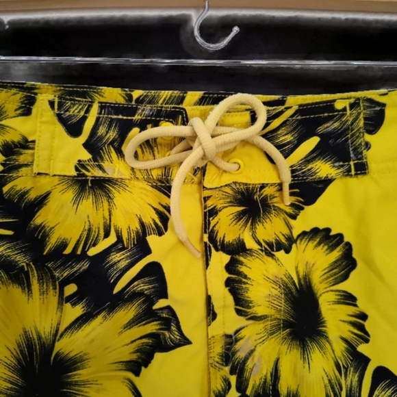 Anchor Blue Vintage Mens Board Shorts Yellow And Black Swim Trunks Print - Picture 3 of 4